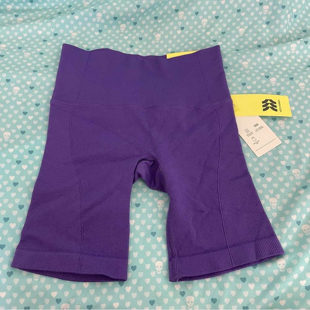 Women’s All in Motion High-Rise Seamless Core 6” Shorts Purple Size XS